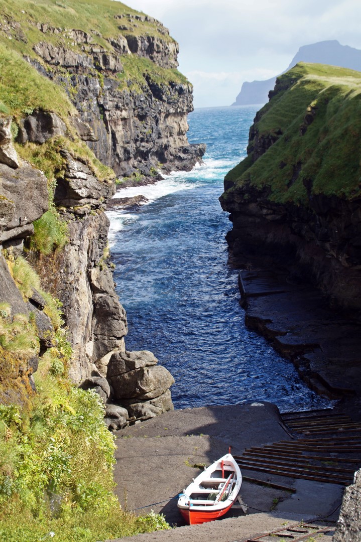 The famous gorge in Gjógv