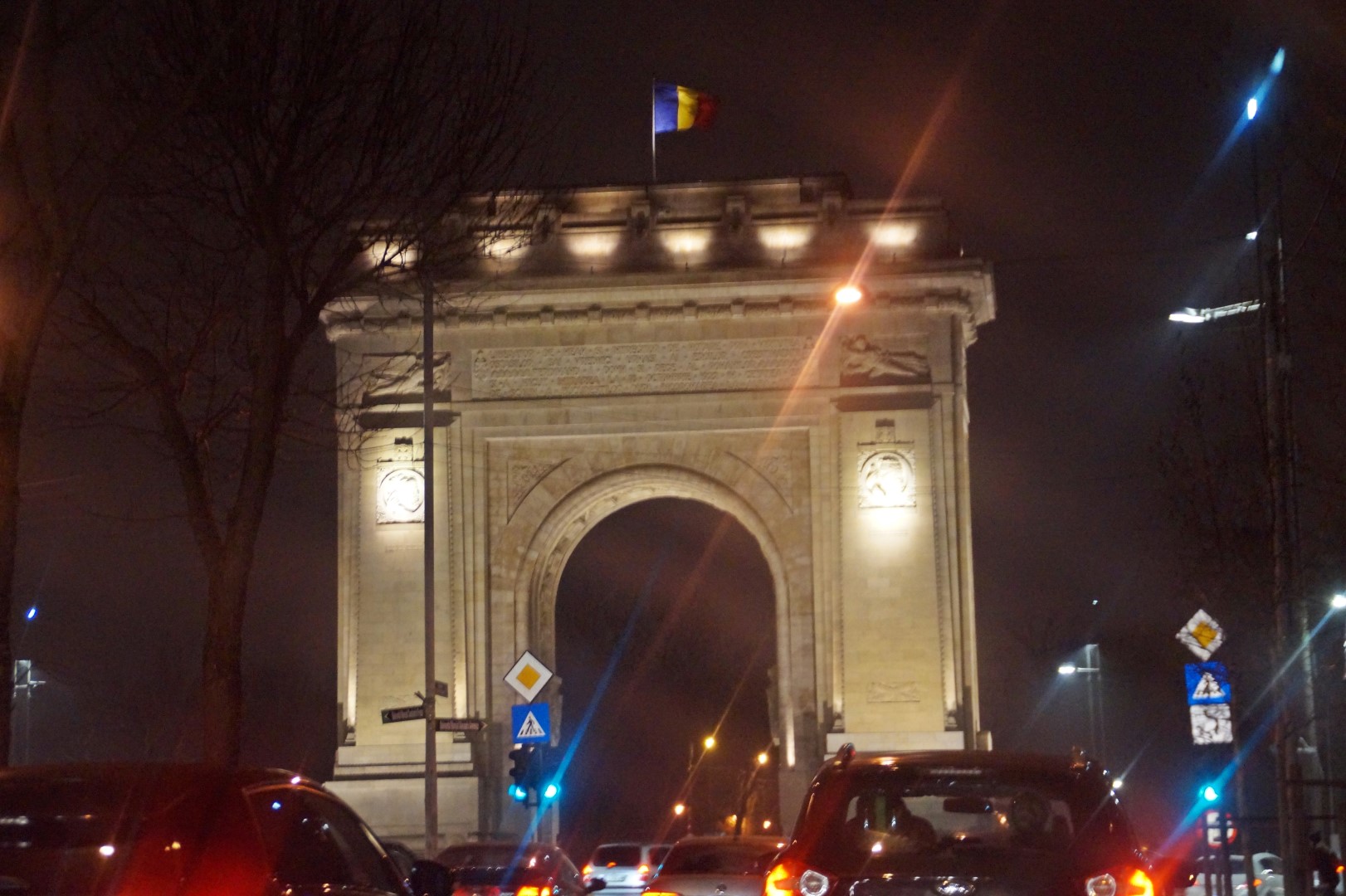 Arcul de Triumf - seen from the taxi as we drove to the hotel from the airport