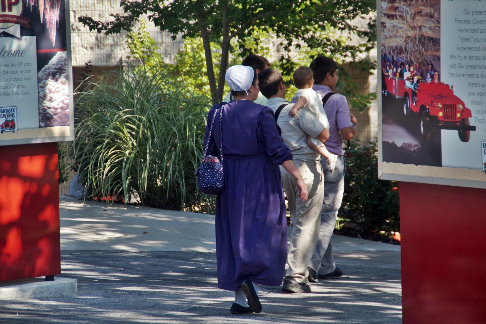 An Amish family entering the caverns!