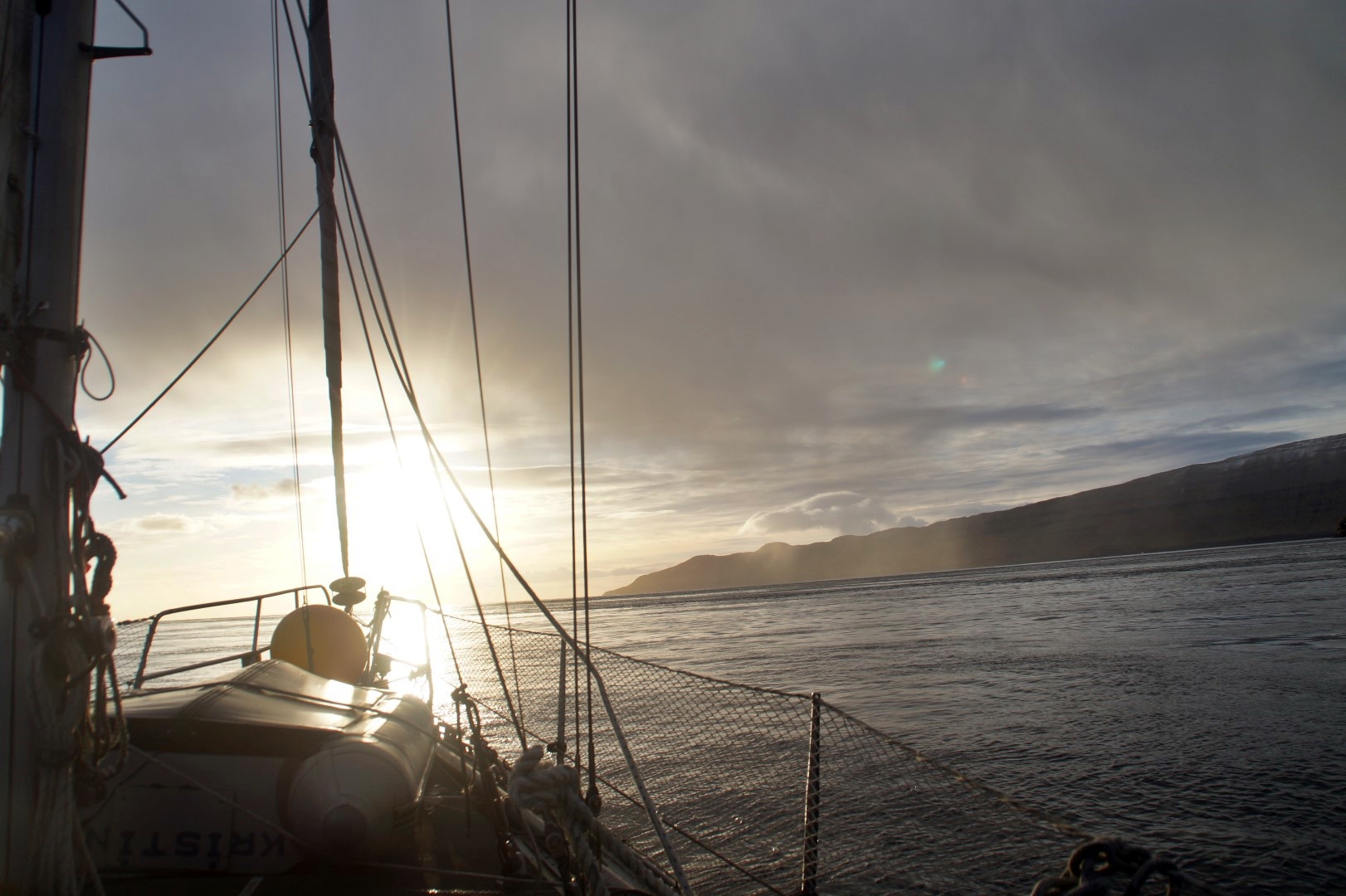 Sailing into Nólsoy